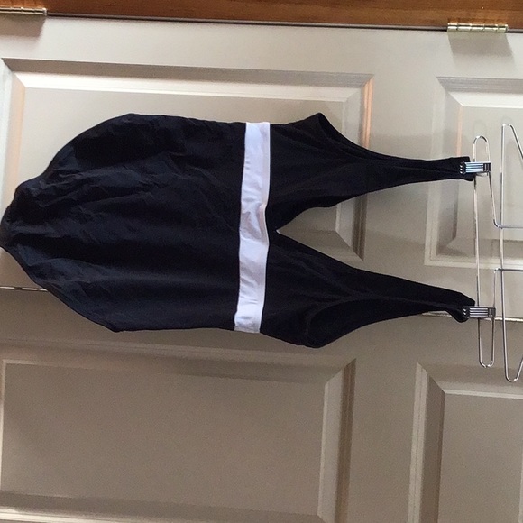 Swim suit - Picture 2 of 3